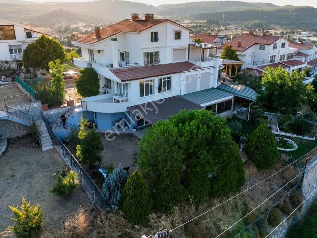 Güzelbahçe, İzmir içerisinde satılık Villa