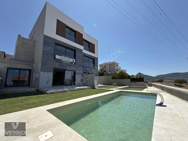 Güzelbahçe, İzmir içerisinde satılık Villa