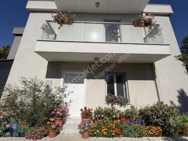 Güzelbahçe, İzmir içerisinde kiralık Villa