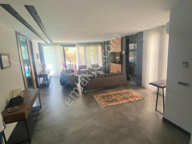 Güzelbahçe, İzmir içerisinde satılık Villa