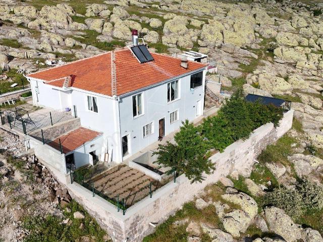 Güzelyurt içerisinde satılık Villa