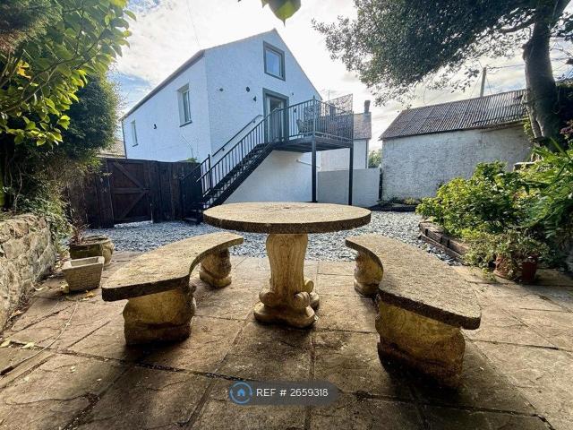 Apartment for rent in Gwalchmai, Wales