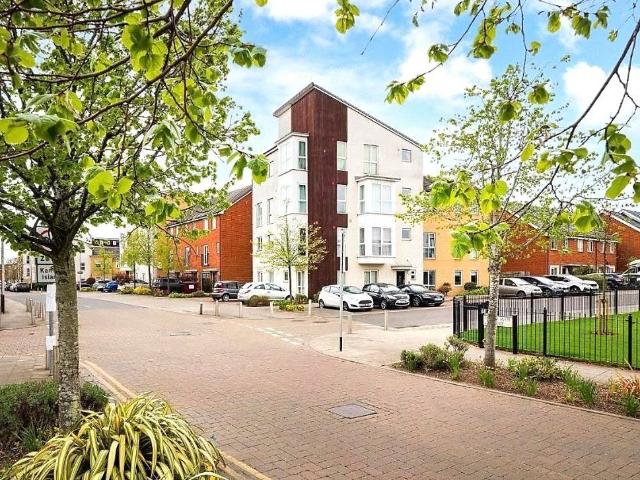 Apartment for rent in Kennet Island, Reading