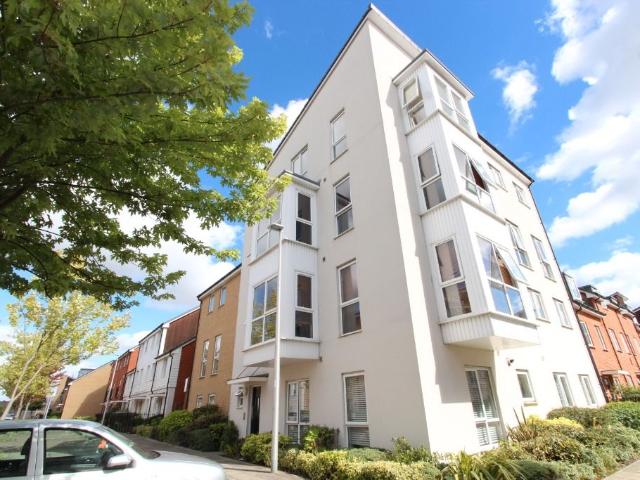 Apartment for rent in Kennet Island, Reading