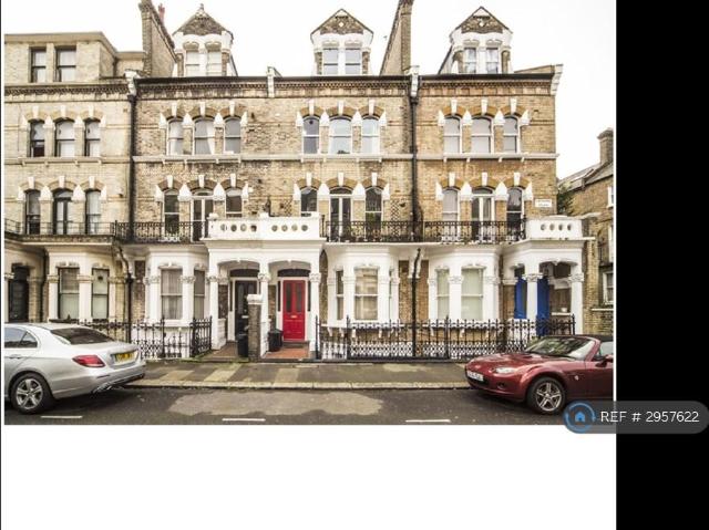 Apartment for rent in West Kensington, Greater London