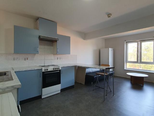 Room for rent in Falcon Lodge, Wales