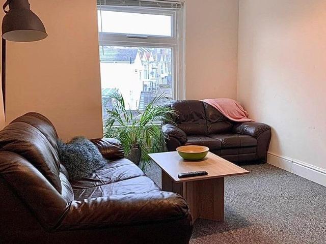 Apartment for rent in Nangreaves, Wales