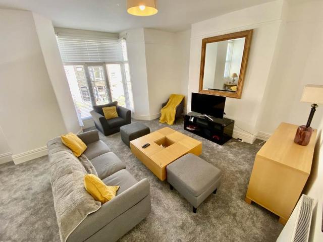 Apartment for rent in Nangreaves, Wales