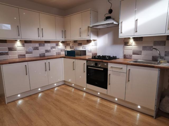 Apartment for rent in Nangreaves, Wales