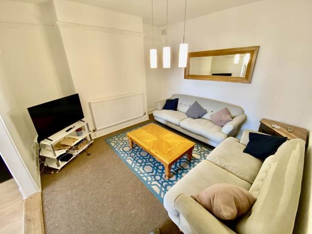 Apartment for rent in Brynmill, Swansea