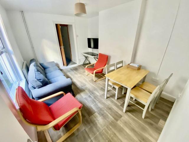 Apartment for rent in Brynmill, Swansea