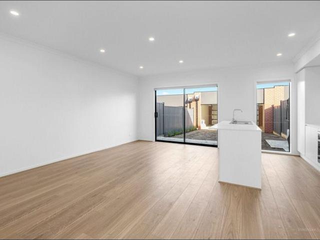 Townhouse for rent in Camerons Creek, Victoria