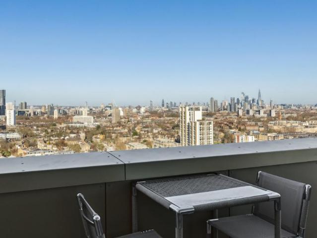 Apartment for rent in Stockwell Park, Greater London