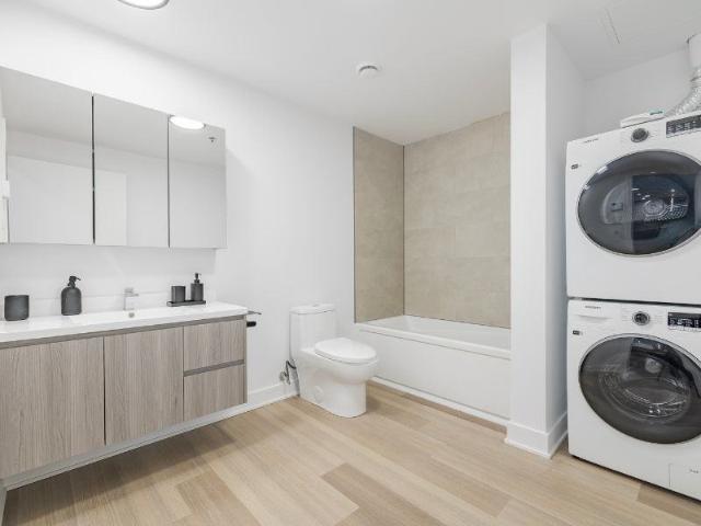 Apartment for rent in Pointe-claire, Quebec