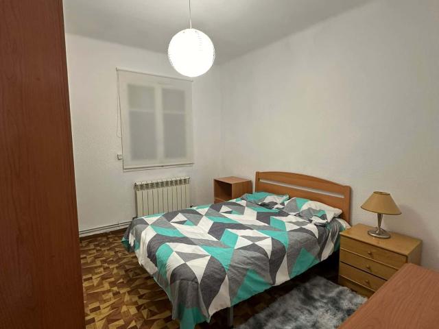 Habitación en alquiler en Ballesteros, Logroño
