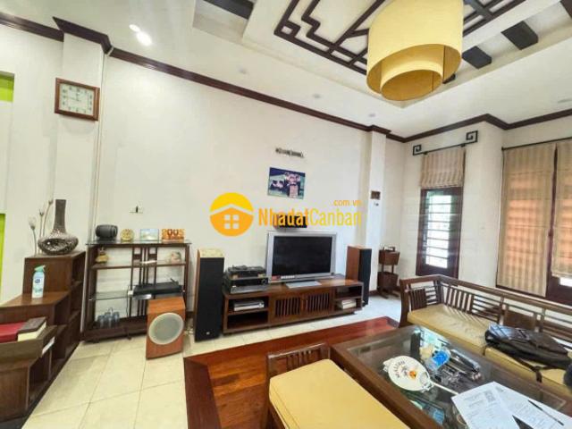 Nhà mặt phố bán