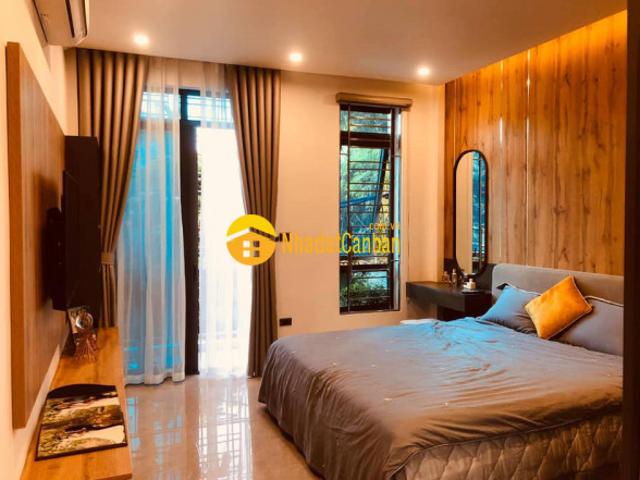 Nhà mặt phố bán