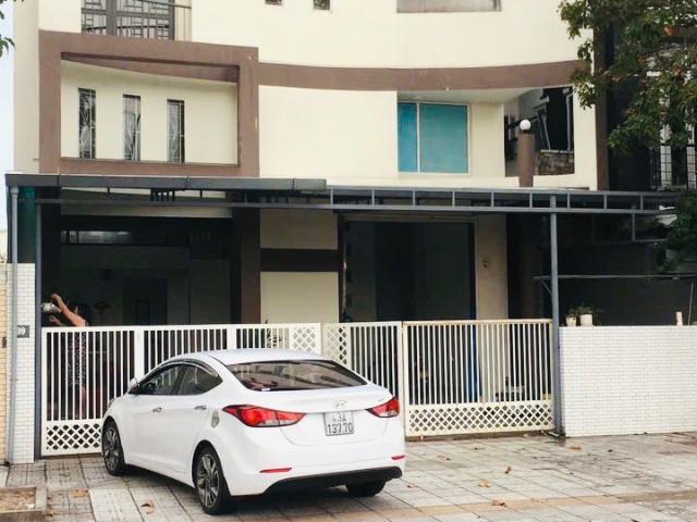 Nhà mặt phố bán