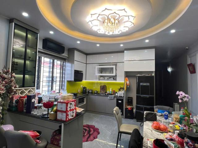 Nhà mặt phố bán