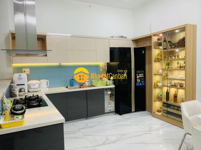 Nhà mặt phố bán