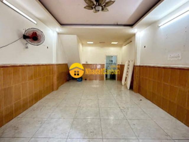Nhà mặt phố bán