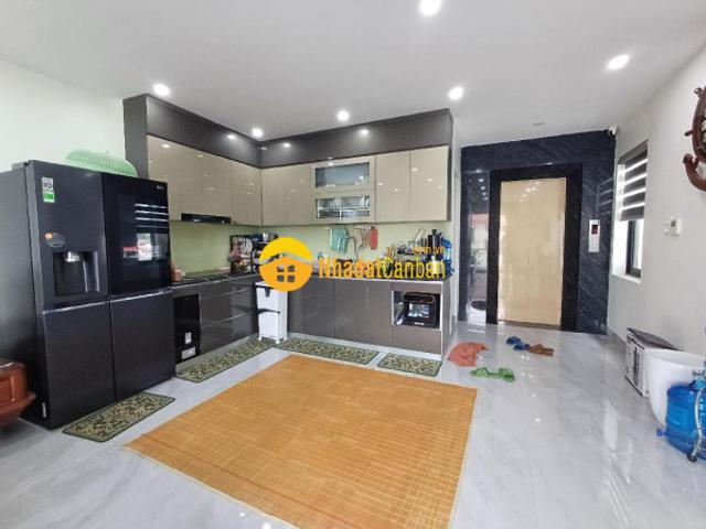Nhà mặt phố bán