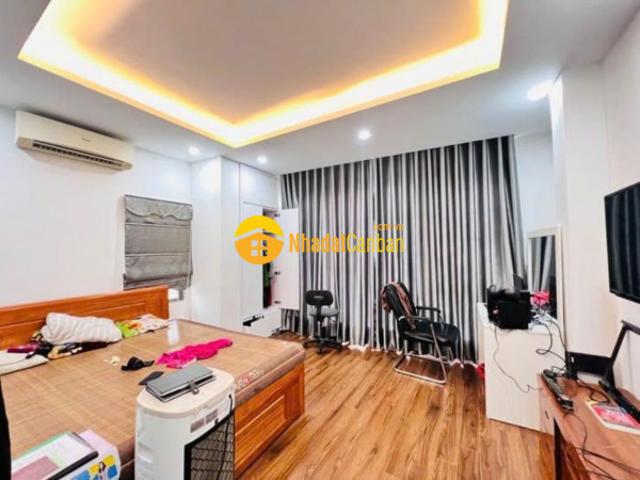 Nhà mặt phố bán