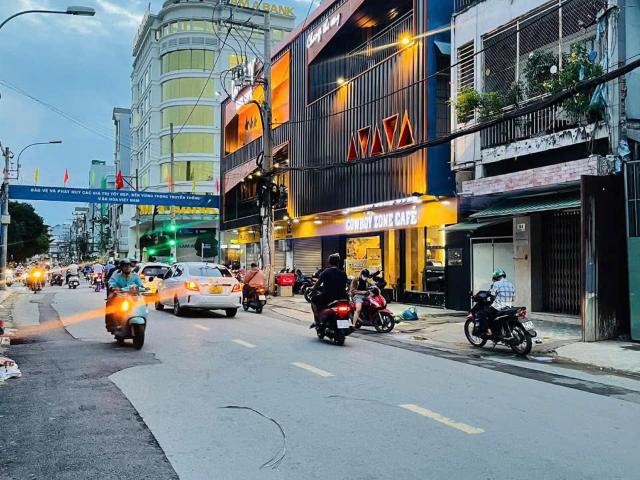 Nhà mặt phố bán