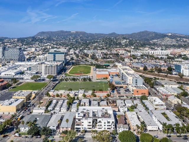 Apartment for rent in Canoga Park, California