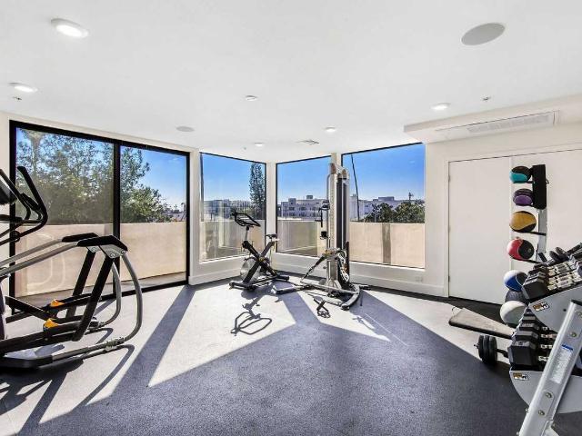 Apartment for rent in Canoga Park, California