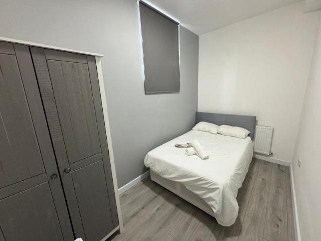 Apartment for rent in Little Stanmore, Greater London