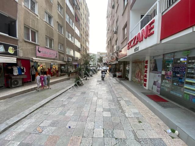 Mansuroğlu Mahallesi, Bayraklı içerisinde satılık mülk