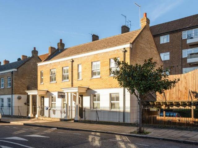 Apartment for rent in Hoxton, Greater London