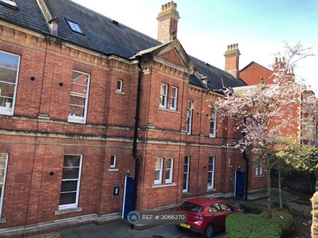 Studio for rent in Cumberland Basin, Bristol