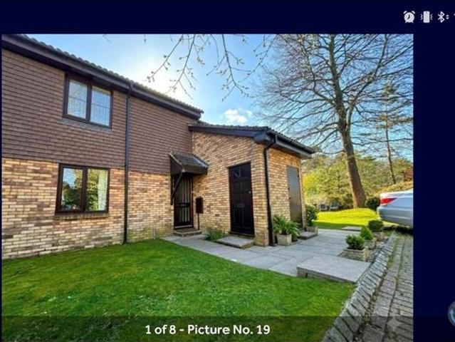 Apartment for rent in Heatherside, Heol-las
