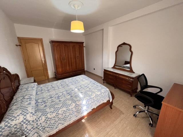 Habitación en alquiler en La Estación, Cabra