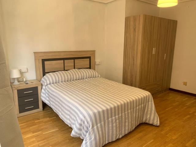 Habitación en alquiler en Oviedo, Asturias