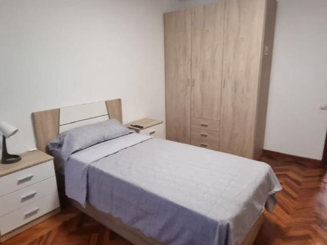 Habitación en alquiler en Oviedo, Cuyences