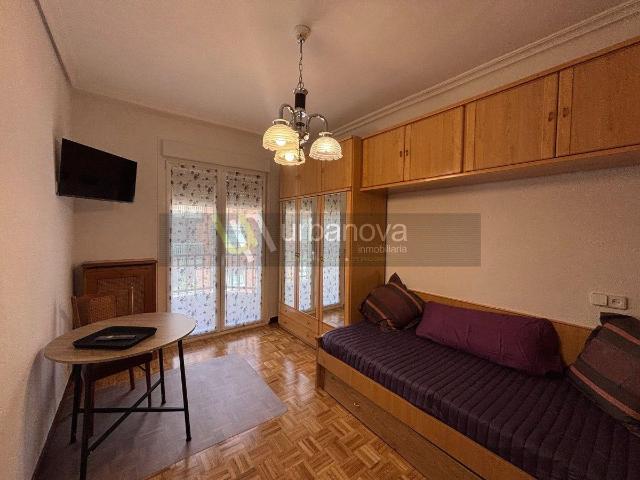 Habitación en alquiler en Las Gaunas, Logroño