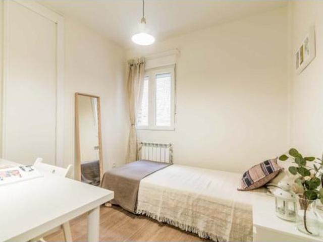 Habitación en alquiler en Jerónimos, Madrid