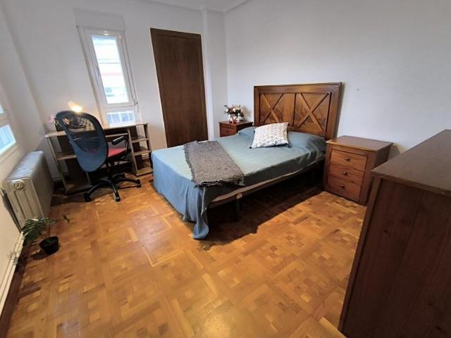 Apartamento en alquiler en León, San Lorenzo - La Palomera - San Mamés