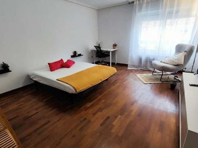 Apartamento en alquiler en San Lorenzo - La Palomera - San Mamés, León