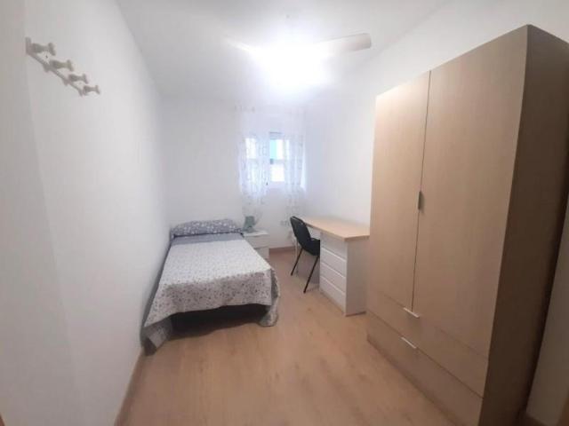 Apartamento en alquiler en Paterna, Campament