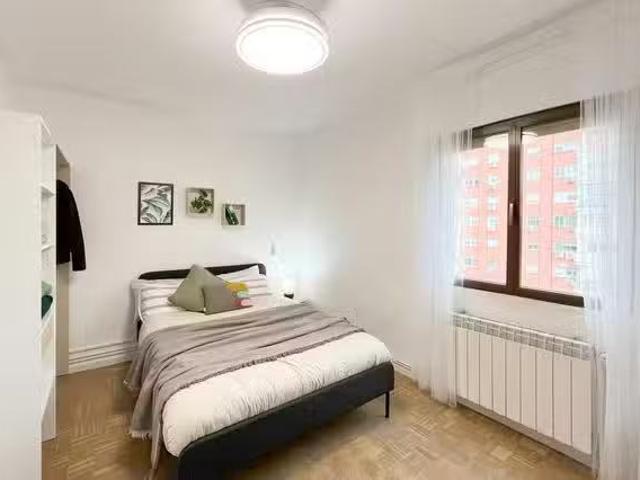 Casa en alquiler en Ciudad Lineal, Madrid