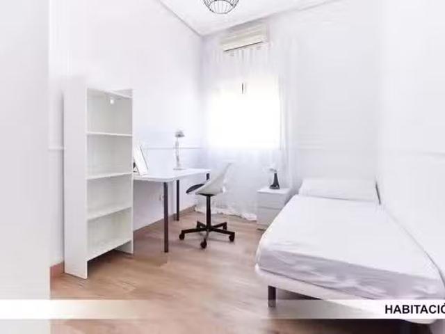 Casa en alquiler en Cerro-Amate, Sevilla