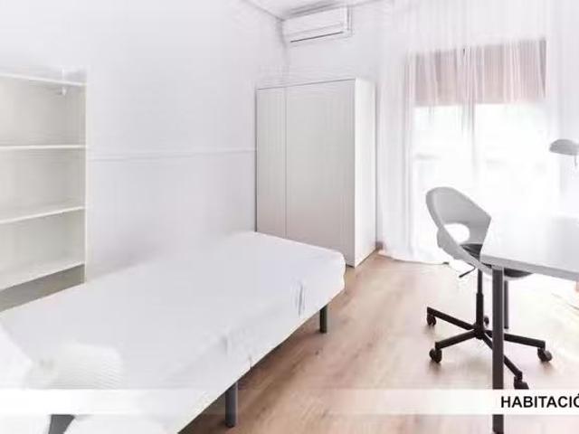 Casa en alquiler en Cerro-Amate, Sevilla