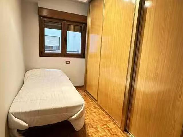 Casa en alquiler en Fozaneldi, Oviedo