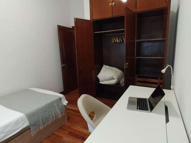 Habitación en alquiler en Castillejos, Madrid
