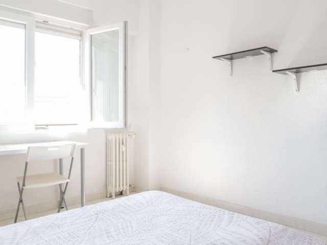 Habitación en alquiler en Bellas Vistas, Madrid