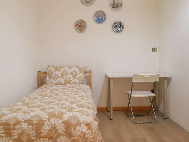 Habitación en alquiler en Bellas Vistas, Madrid
